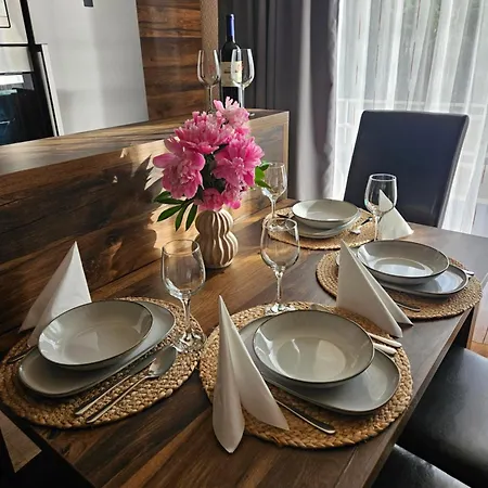 Gyoengyi Apartament Balatonszarszo