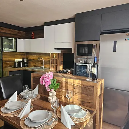 Gyoengyi Apartament Balatonszarszo