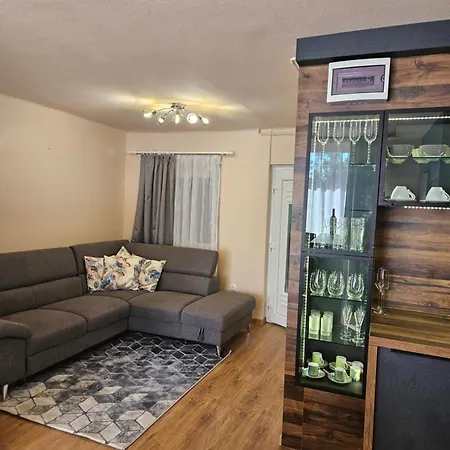 Gyoengyi 발라톤사르소