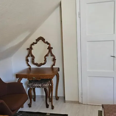 Gyöngyi Balatonszarszo